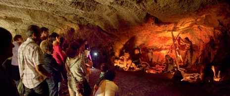 Visiting the prehistoric caves of L'Espluga de Francolí, Tarragona, Catalonia Visiting the prehistoric caves of L'Espluga de Francolí, Tarragona, Catalonia
