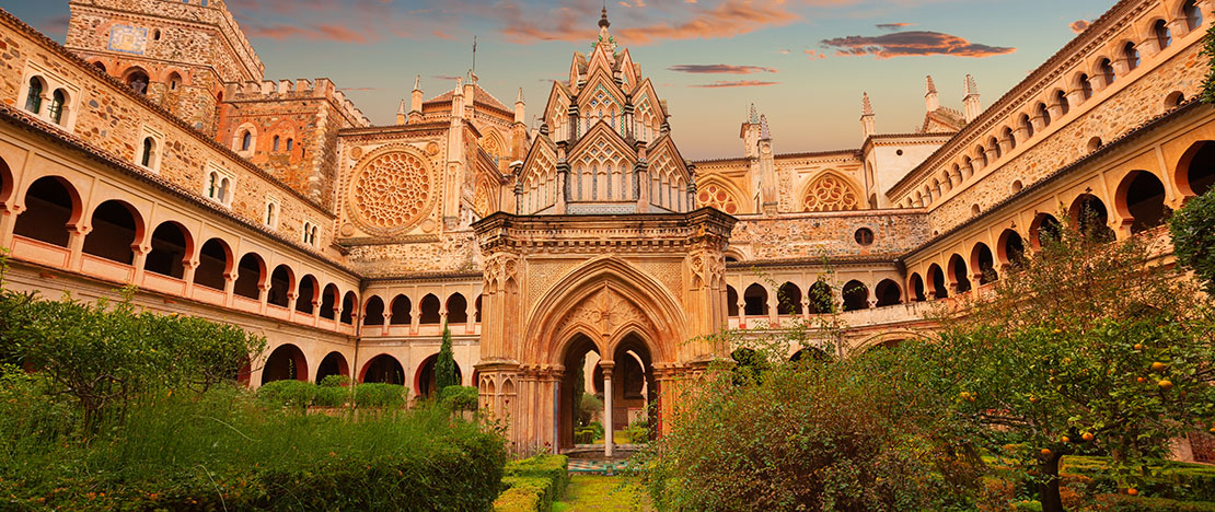 Monastero di Santa María di Guadalupe a Cáceres, Estremadura Monastero di Santa María di Guadalupe a Cáceres, Estremadura