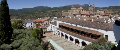 Parador de Guadalupe の外観 Parador de Guadalupe の外観
