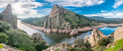 Salto del Gitano viewpoint in the Monfragüe National Park in Caceres Salto del Gitano viewpoint in the Monfragüe National Park in Caceres