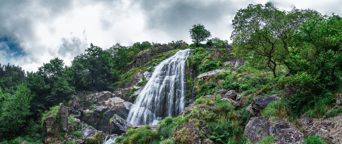 Veduta delle cascate di Belelle ad A Coruña, Galizia Veduta delle cascate di Belelle ad A Coruña, Galizia