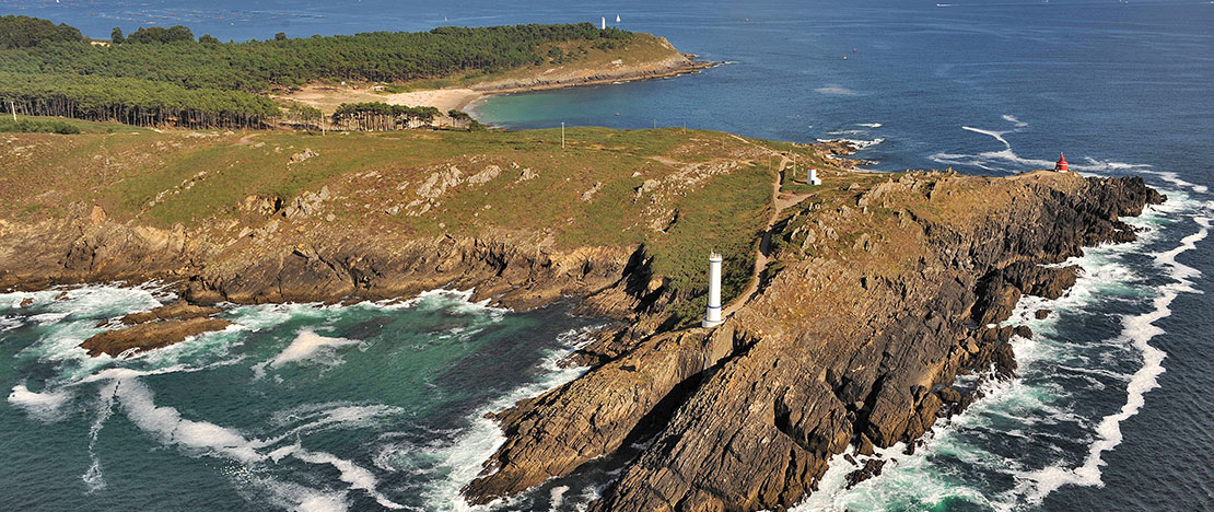 Faro de Cabo Home en Cangas, Pontevedra Faro de Cabo Home en Cangas, Pontevedra