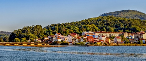 Vue de Ponte Nafonso dans la ville de Noia, La Corogne Vue de Ponte Nafonso dans la ville de Noia, La Corogne