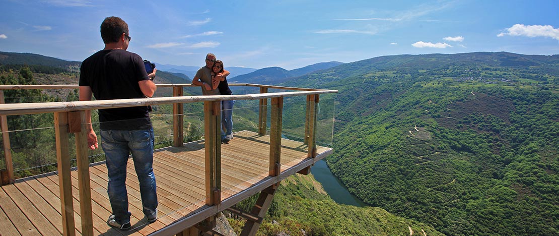Punkt widokowy A Capela. Ribeira Sacra. Galicja Punkt widokowy A Capela. Ribeira Sacra. Galicja
