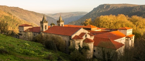 Veduta del monastero di Santo Estevo de Ribas de Sil a Orense, Galizia Veduta del monastero di Santo Estevo de Ribas de Sil a Orense, Galizia