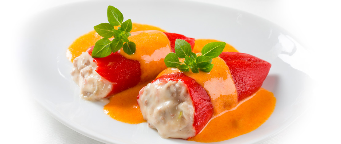 Pimientos de piquillo rellenos de bacalao