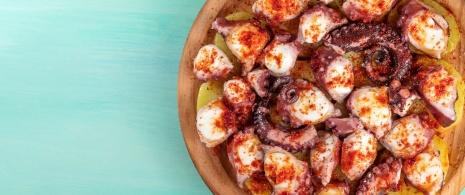 Octopus “a feira” or “a la gallega” Octopus “a feira” or “a la gallega”