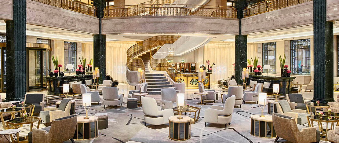 Вестибюль отеля Four Seasons в Мадриде Вестибюль отеля Four Seasons в Мадриде