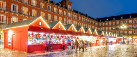 Marché de Noël sur la Plaza Mayor de Madrid Marché de Noël sur la Plaza Mayor de Madrid
