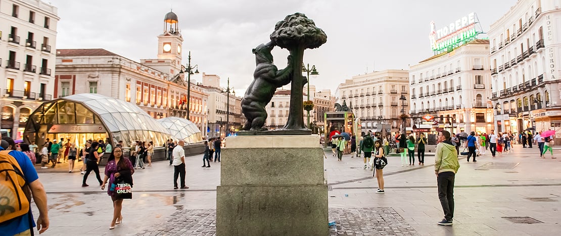 Posąg Niedźwiedzia i Drzewa Truskawkowego na Puerta del Sol w Madrycie, Wspólnota Madrytu Posąg Niedźwiedzia i Drzewa Truskawkowego na Puerta del Sol w Madrycie, Wspólnota Madrytu