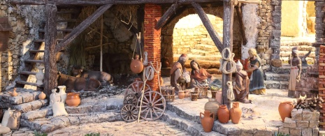 Une crèche sur le marché de Bilbao (Pays basque) représentant l'échoppe d'un potier d'antan Une crèche sur le marché de Bilbao (Pays basque) représentant l'échoppe d'un potier d'antan
