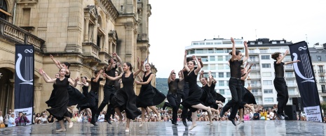 Występ tańca klasycznego na Festival Quincena Musical w San Sebastián w Guipúzcoa w Kraju Basków Występ tańca klasycznego na Festival Quincena Musical w San Sebastián w Guipúzcoa w Kraju Basków