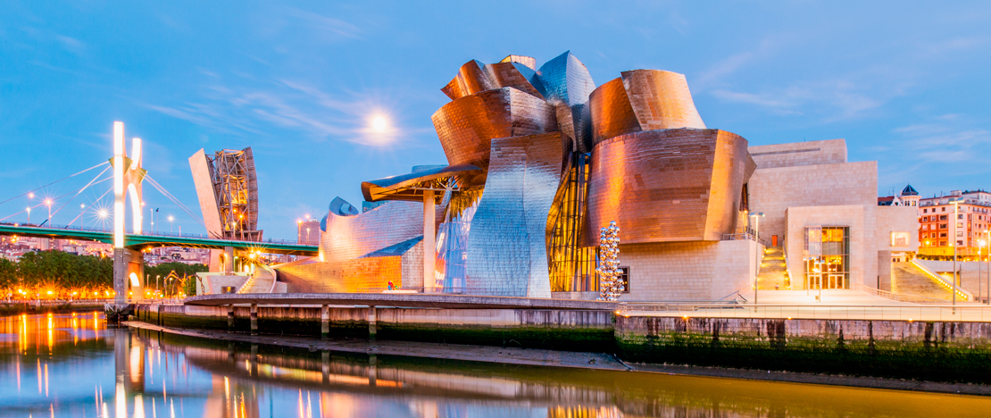 Das Guggenheim-Museum in Bilbao in Bizkaia, Baskenland Das Guggenheim-Museum in Bilbao in Bizkaia, Baskenland