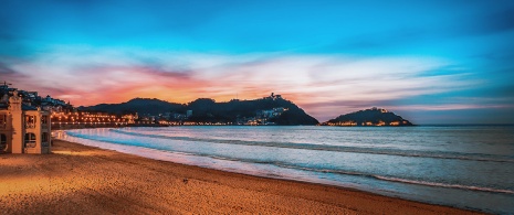 La Concha beach, Donosti-San Sebastián (Gipuzkoa, Basque Country) La Concha beach, Donosti-San Sebastián (Gipuzkoa, Basque Country)