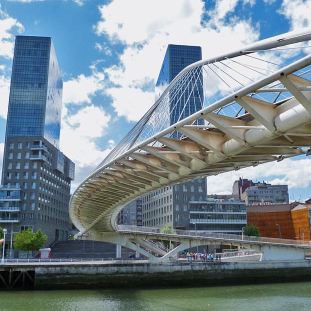 Puente Zubi Zuri y Torres Isozaki, Bilbao