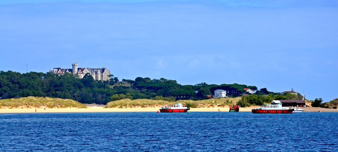 Views of Santander and the Magdalena Palace from El Puntal beach Views of Santander and the Magdalena Palace from El Puntal beach