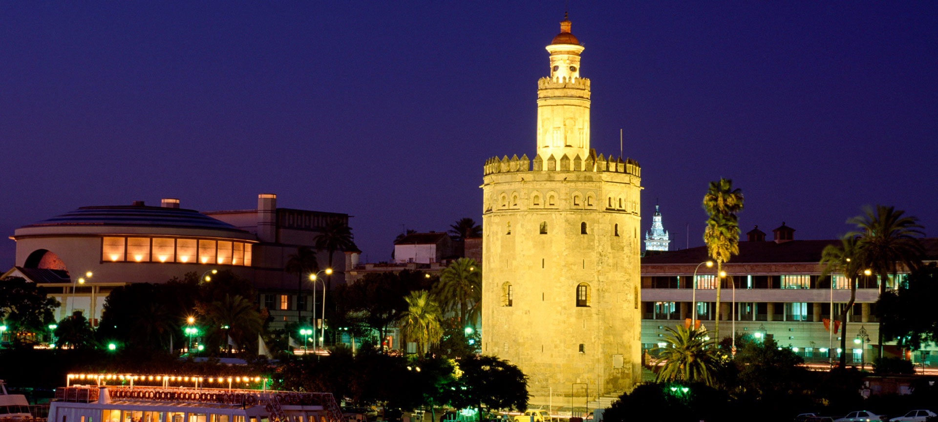 Vista noctura de la Torre del Oro, Sevilla