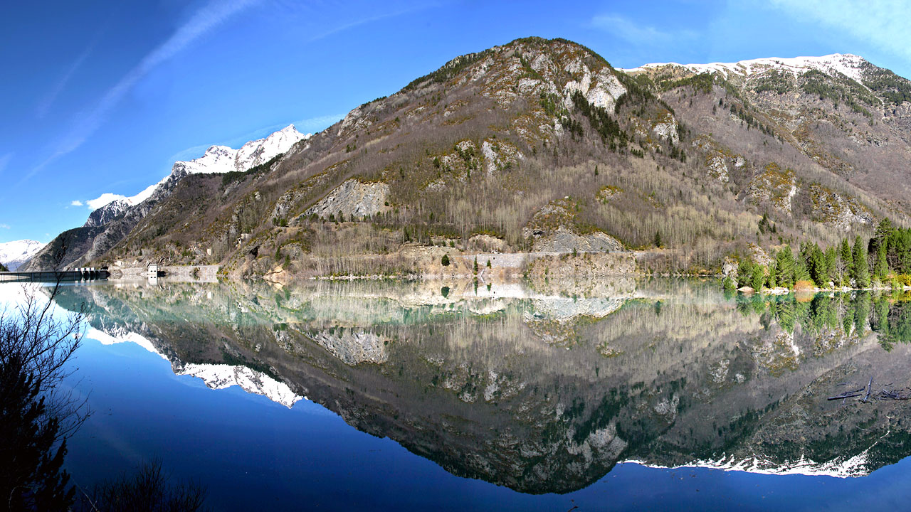 Parco Naturale Posets de Maladeta, veduta del lago Parco Naturale Posets de Maladeta, veduta del lago