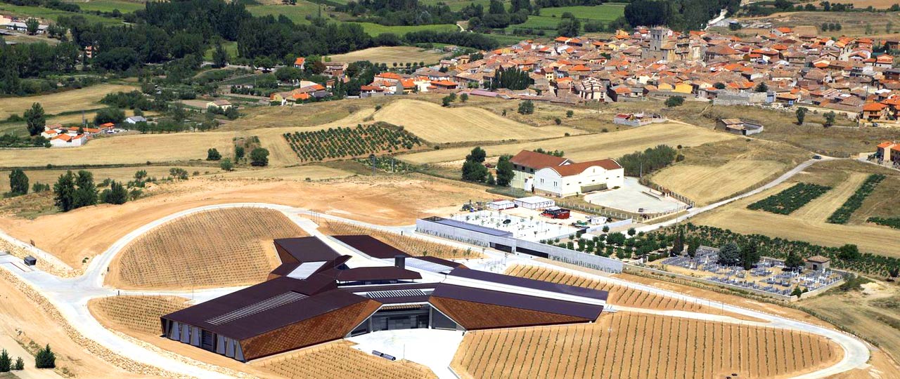 Bodegas Portia, by Norman Foster. Gumiel de Izán, Castile and León Bodegas Portia, by Norman Foster. Gumiel de Izán, Castile and León