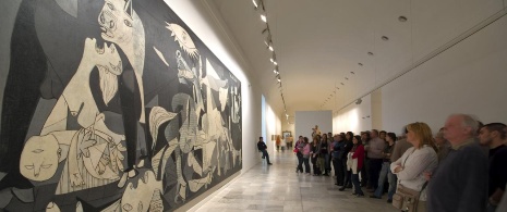 Das Bild Guernica im Reina Sofía-Museum Das Bild Guernica im Reina Sofía-Museum