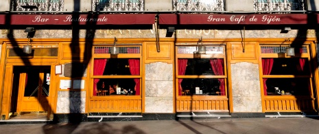 Facciata del Café Gijón, Madrid Facciata del Café Gijón, Madrid